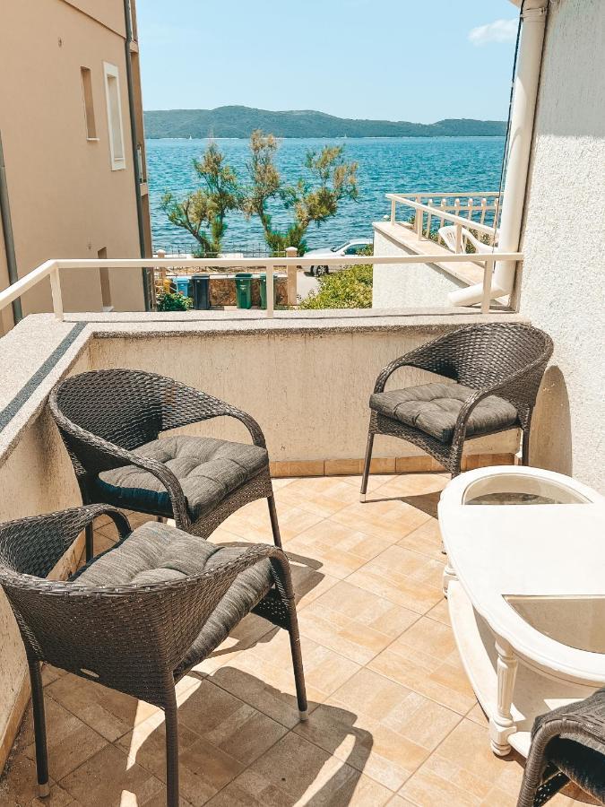 Luxury Beach Apartment W Sunset Sea Views 希贝尼克 外观 照片
