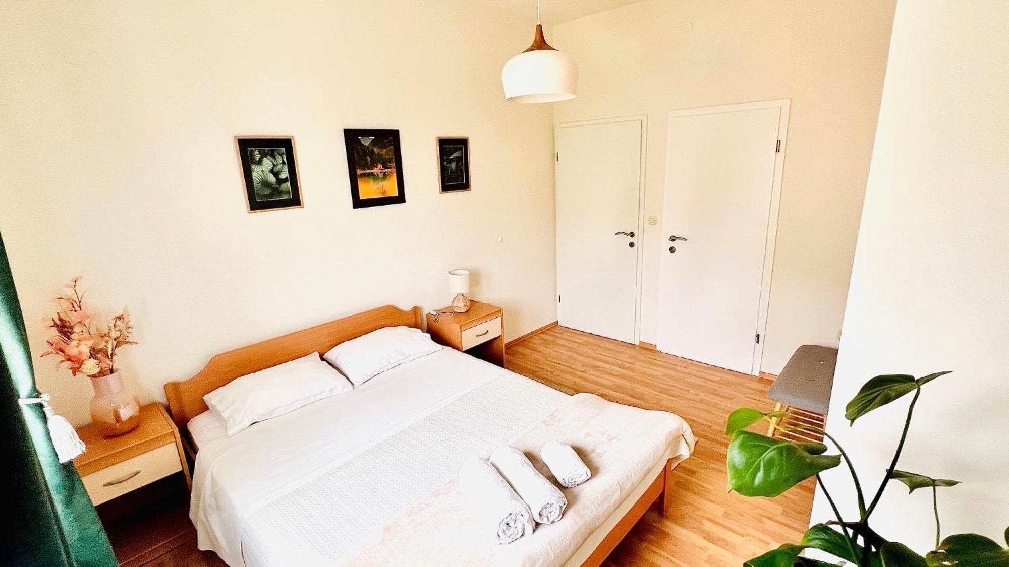Luxury Beach Apartment W Sunset Sea Views 希贝尼克 外观 照片